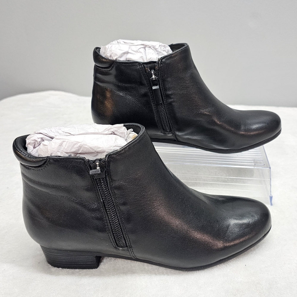 Women's Black Leather Ankle Boots NEW Size 5.5 - Picture 3 of 9